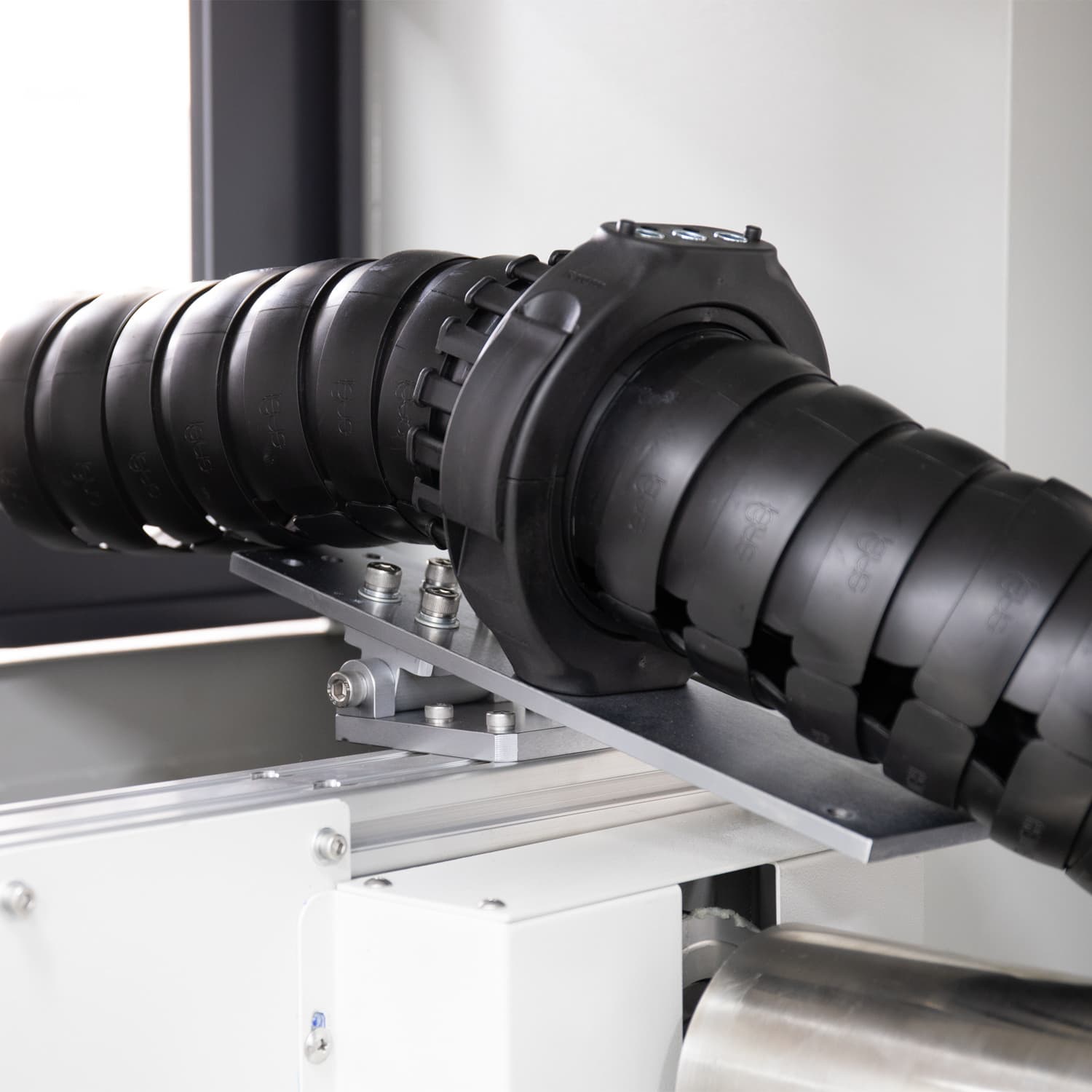 Robot pipeline package testing machine